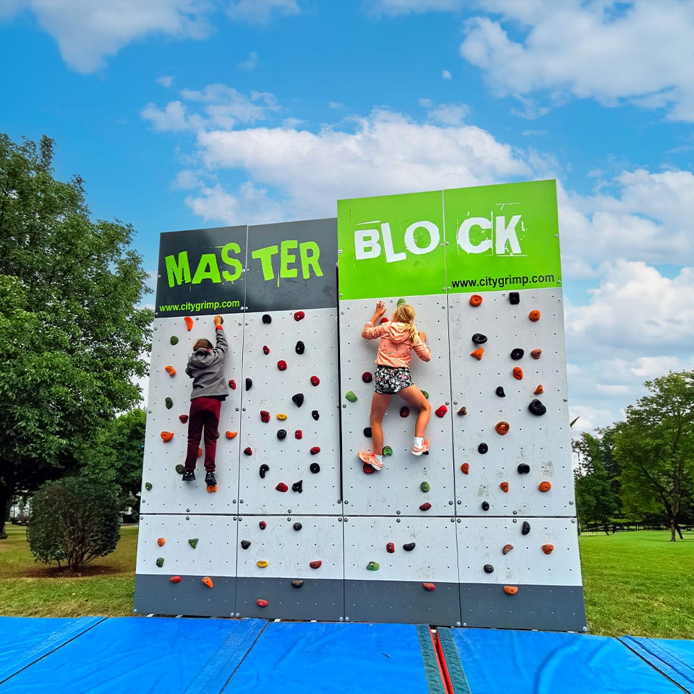 City Grimp - Installation du Master Block, structure de grimpe mobile compacte pour vos événements et animations sportives