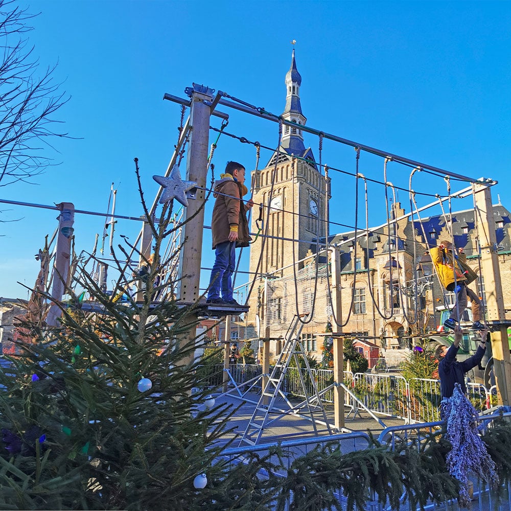 City Grimp - Installation d'un parcours aventure hivernal mobile pour vos animations d'hiver et marchés de Noël