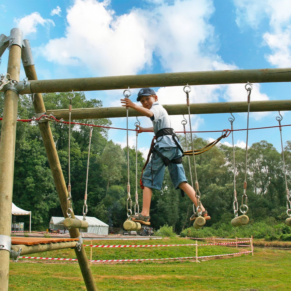 City Grimp - Location d'un parcours tripodes accrobranche pour enfants, sans ancrage au sol et sans encadrement obligatoire