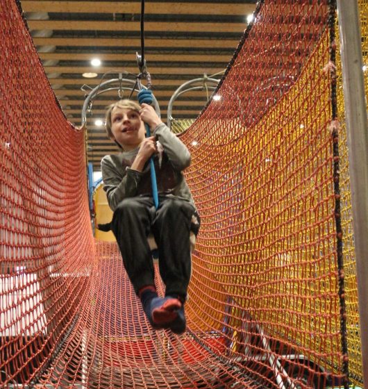 Parcours tyrolienne enfant city grimp