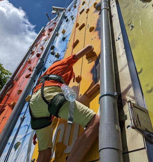 Mur d'escalade ecogrimpe