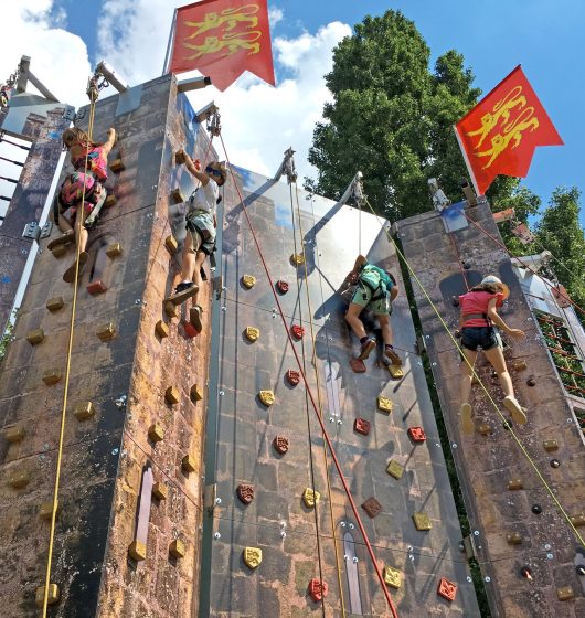 Mur d'escalade médiéval city grimp